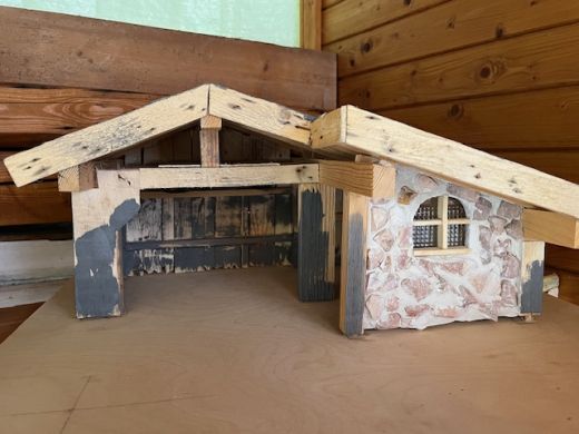 Krippenstall oder Bauernhofscheune zum Selbstausbau