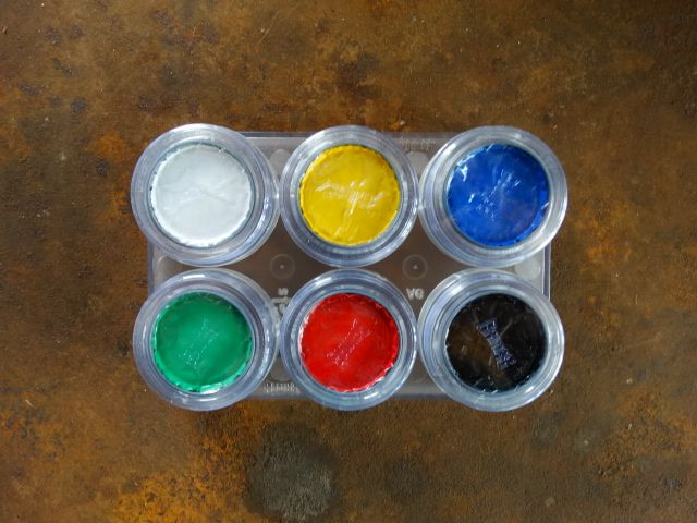 Grimas Pearl Water Make Up – Palette Trucco Acquerello Per Viso E Corpo, 6 Colori Da 2,5 Ml, Con Libretto Istruzioni 52 Pagine