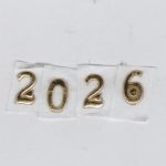 Wachszahl 2026  glanzgold 8 mm -Modern-
