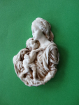 Madonna Nr. 13  /  8,7 cm wei - braun pat.