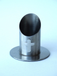 Kerzenhalter silberfarben mit polierter Kreuzverzierung fr Kerzendurchm. 4 cm