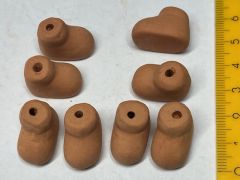 4 Paar F��e aus Terracotta (nur 1 Set verf�gbar)